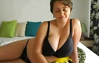 big boobs,brunette,masturbation,milf,solo,toys,webcam